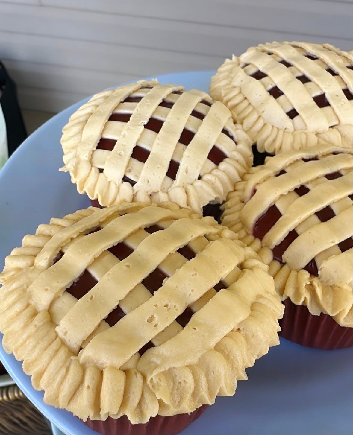 Pie-cupcake dessert display