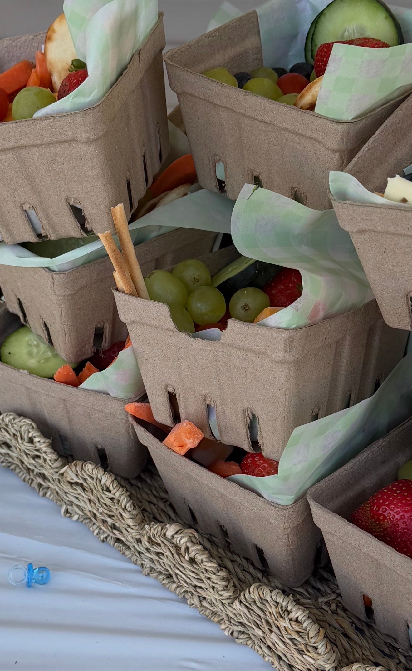 Fresh fruit favor baskets